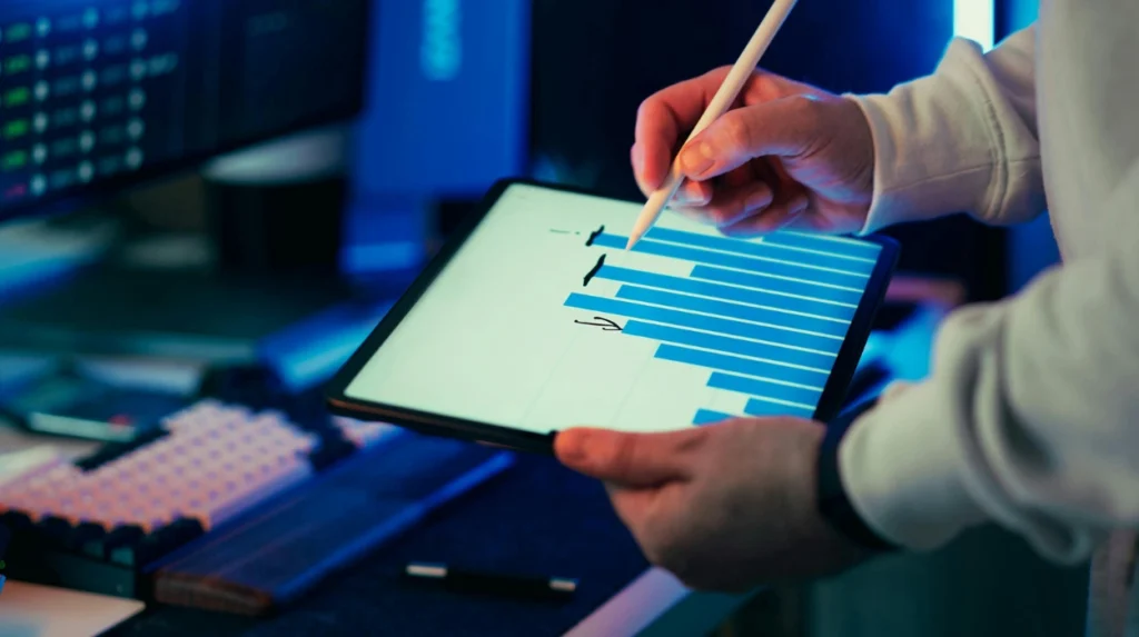 How do reputation dashboards improve decisions in 2026