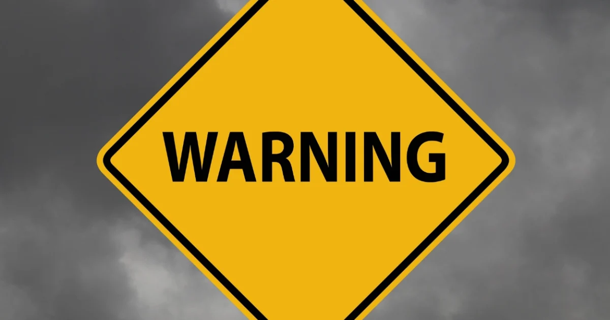 Identifying Early Warning Signs of Political Reputation Decline