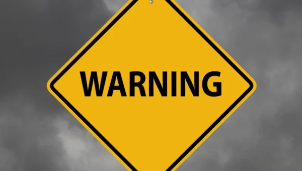 Identifying Early Warning Signs of Political Reputation Decline
