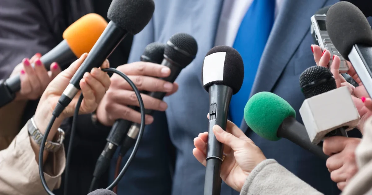 The Relationship Between Media Coverage and Political Reputation