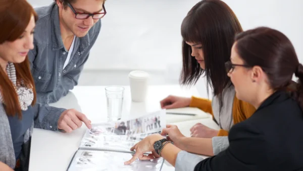 Which Political Reputation Signals Should Campaign Teams Monitor Closely