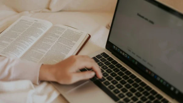 Which reputation strategies boost bookings in 2026