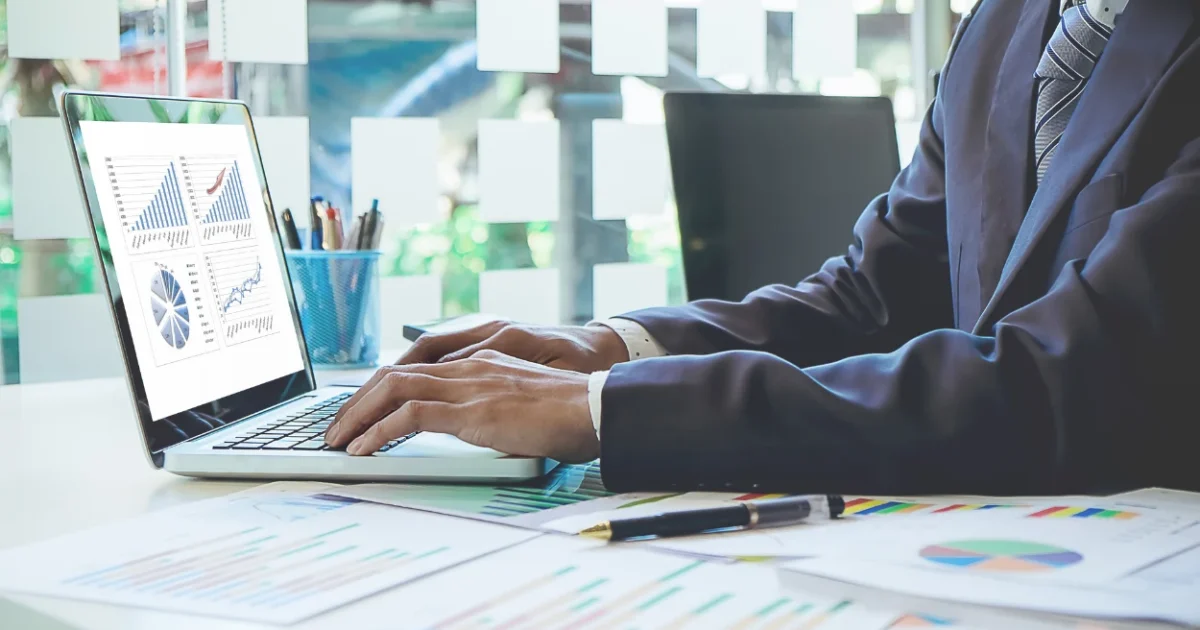 Which reputation strategies should local businesses use in 2026