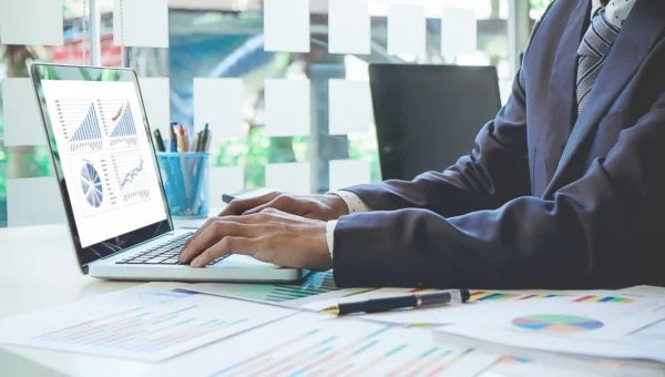 Which reputation strategies should local businesses use in 2026